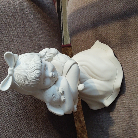 Bisque girl statue - Picture 1 of 4